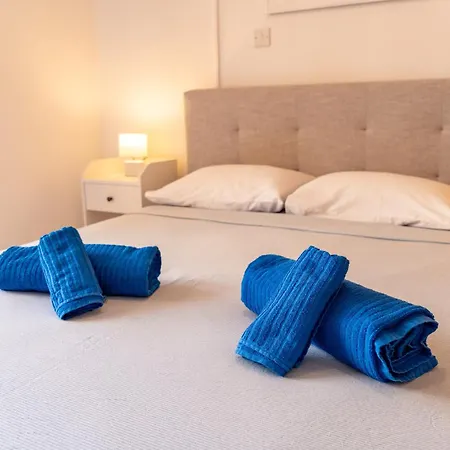 Mirabella Mackenzie 1 Bedroom Flat Near The Sea Апартаменти