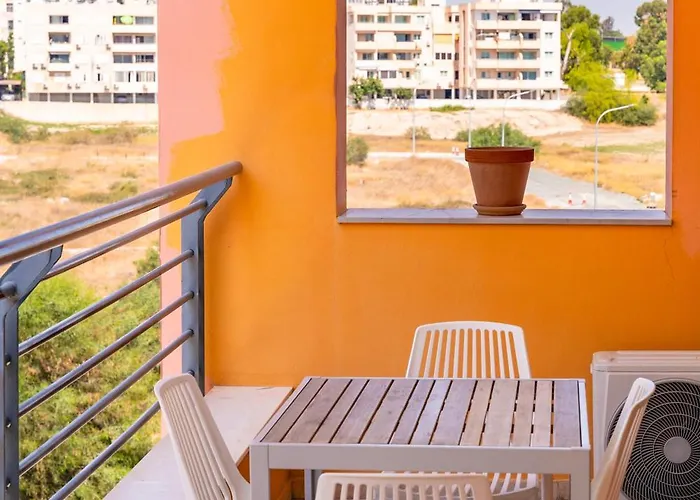 Mirabella Mackenzie 1 Bedroom Flat Near The Sea Апартаменти
