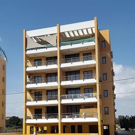 公寓 Mirabella Mackenzie 1 Bedroom Flat Near The Sea 拉纳卡