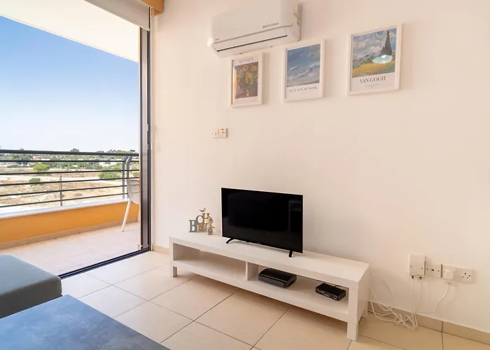 Mirabella Mackenzie 1 Bedroom Flat Near The Sea Larnaca